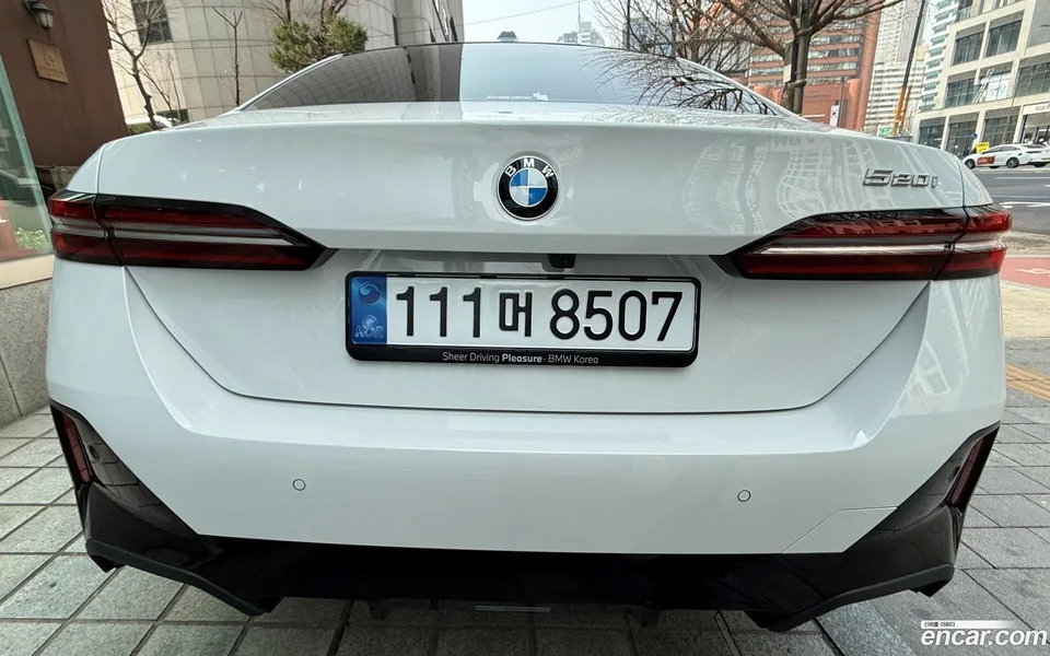 BMW 5 Series 520i M 2026 — thumbnail 4
