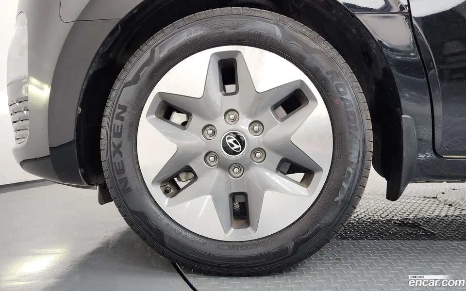 Hyundai Staria 9 2025 — thumbnail 2