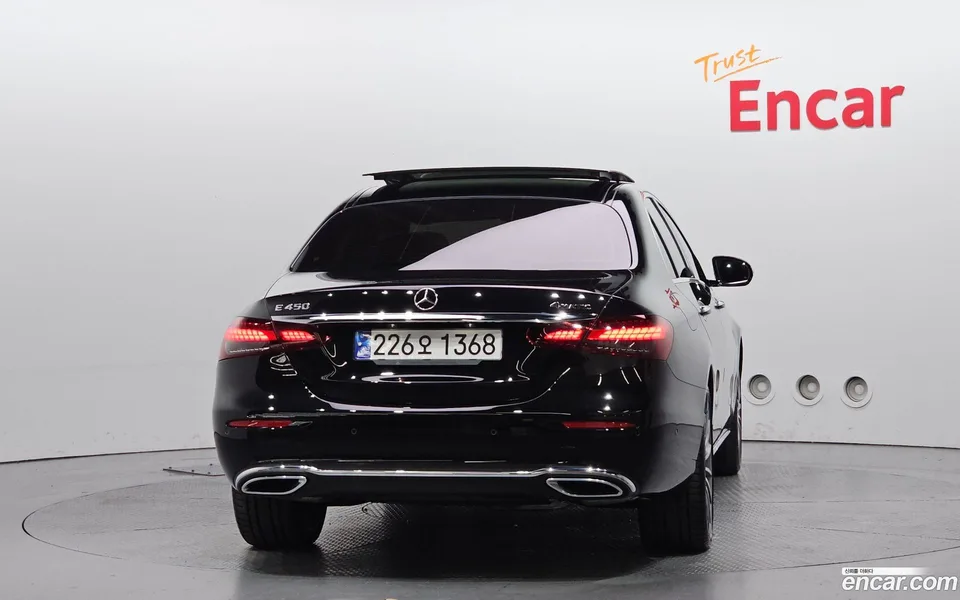 Mercedes-Benz E-Class E450 4MATIC 2023 — thumbnail 4