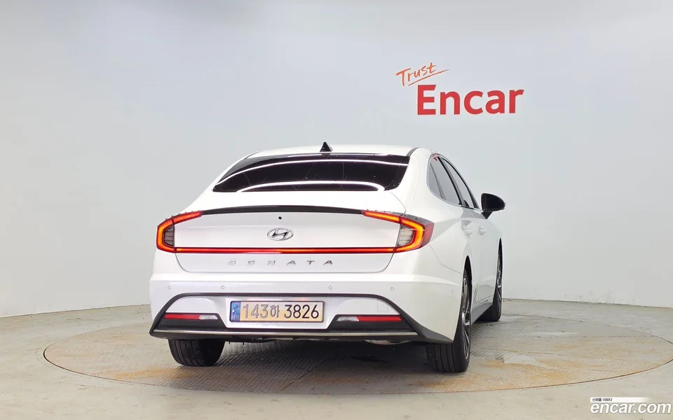 Hyundai Sonata Hybrid 2023 — thumbnail 4