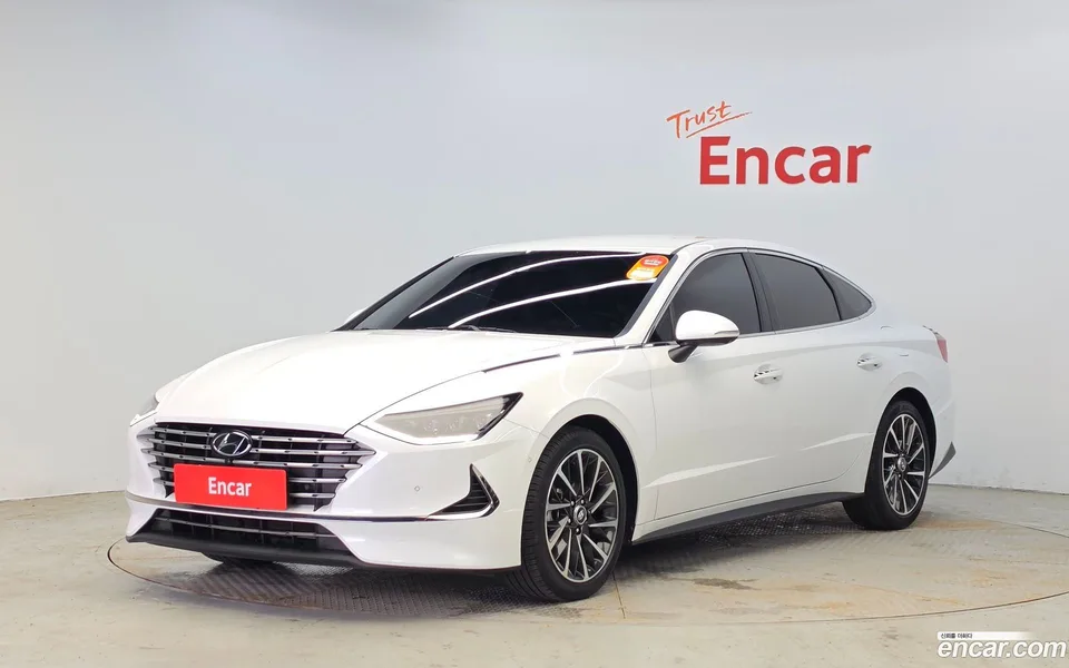 Hyundai Sonata Hybrid 2023 — photo 1, buy with delivery to Moscow