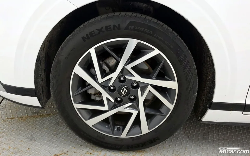 Hyundai Grandeur 2.5 2WD 2023 — thumbnail 2