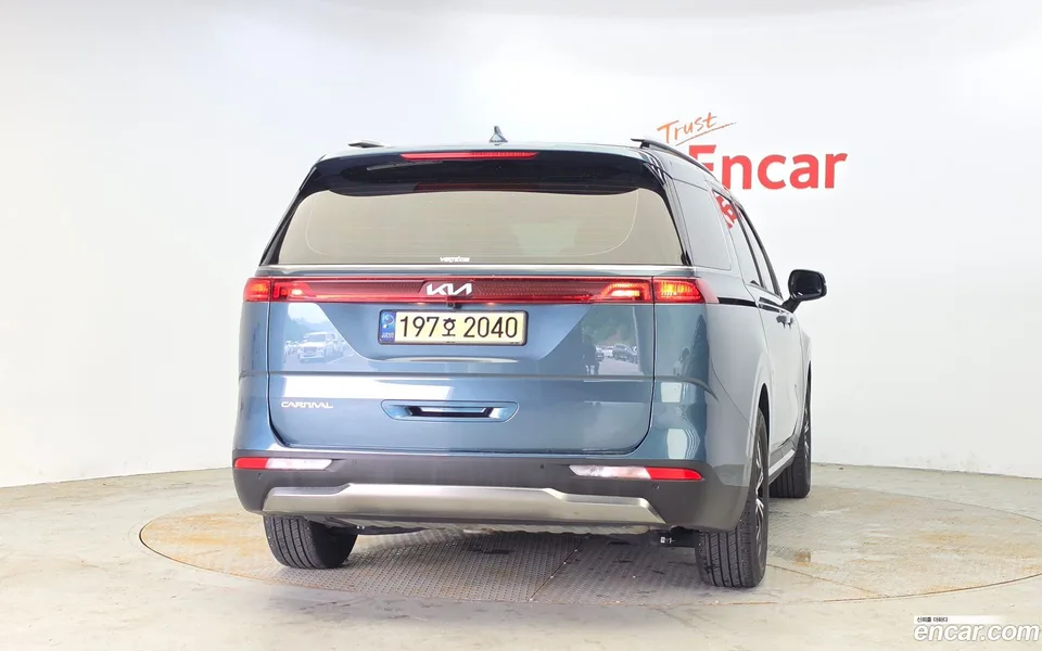 Kia Carnival 9 2022 — thumbnail 4