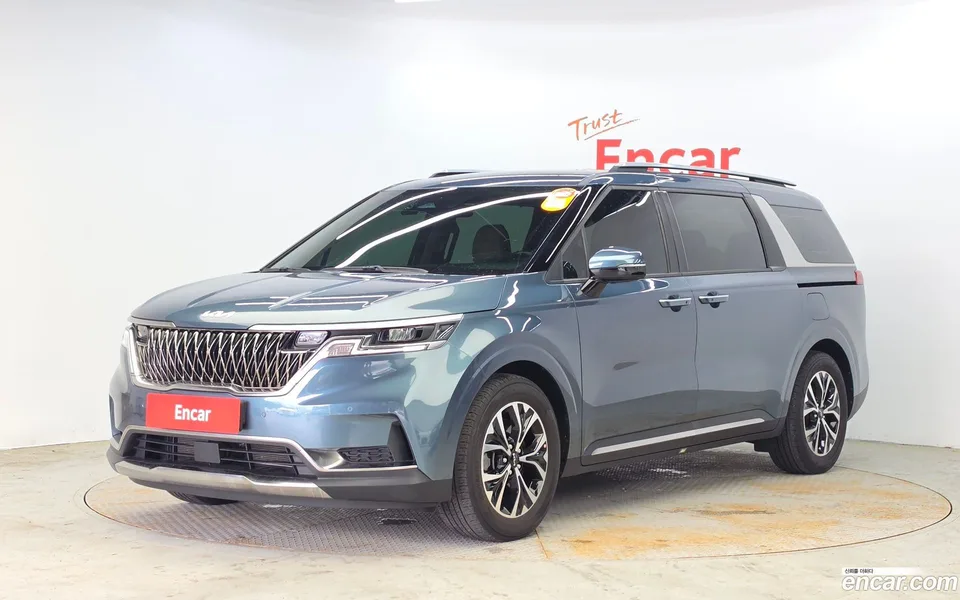 Kia Carnival 9 2022 — photo 1, buy with delivery to Moscow