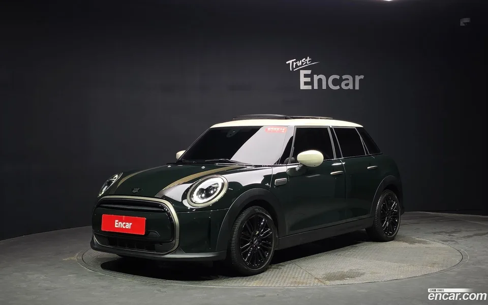 MINI Cooper S 5 2022 — photo 1, buy with delivery to Moscow