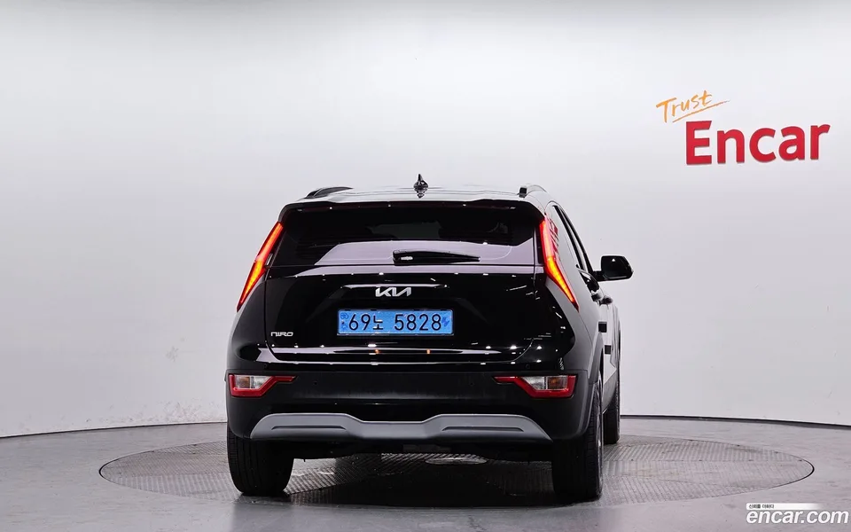 Kia Niro EV 2023 — thumbnail 4