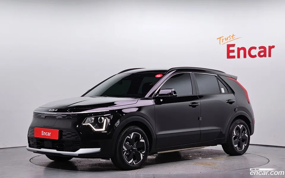 Kia Niro EV 2023 — photo 1, buy with delivery to Moscow