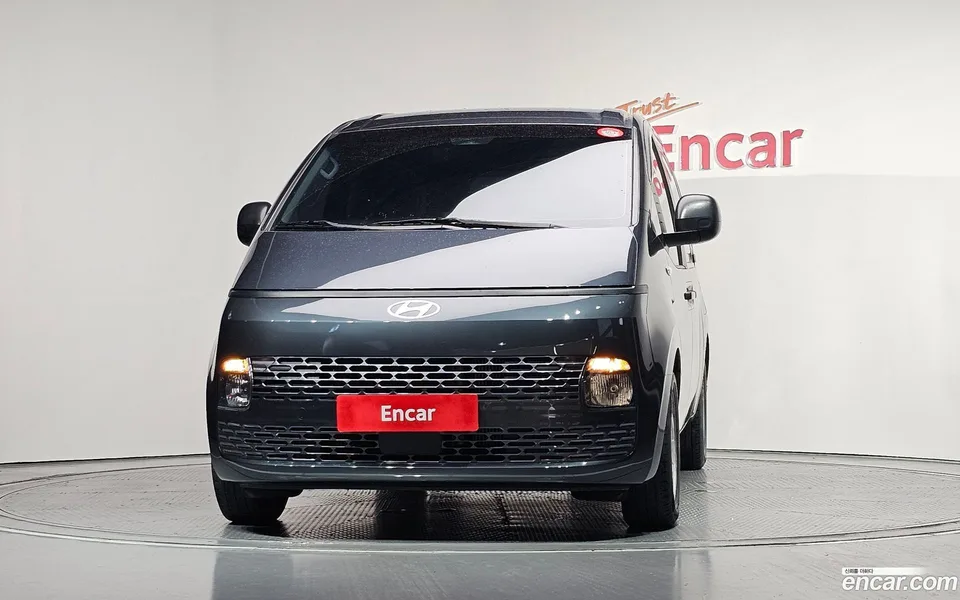 Hyundai Staria 3 2024 — thumbnail 3