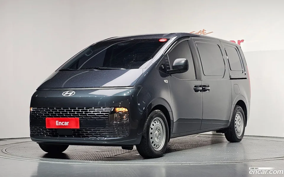 Hyundai Staria 3 2024 — photo 1, buy with delivery to Moscow