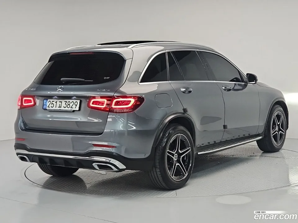 Mercedes-Benz GLC-Class GLC300 4MATIC 2022 — thumbnail 3