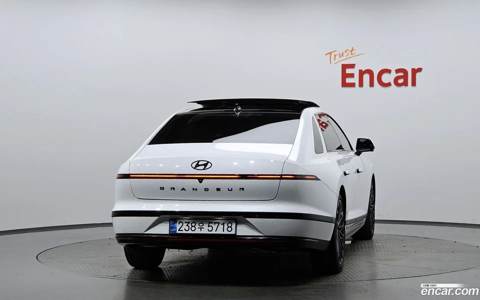 Hyundai Grandeur 2.5 2WD 2023 — thumbnail 4