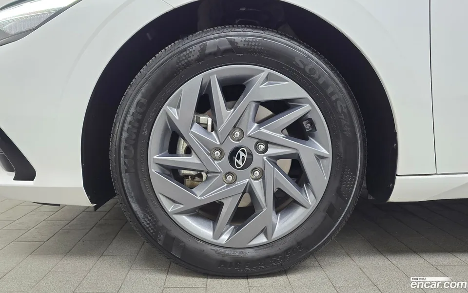 Hyundai Avante CN7 1.6 2023 — миниатюра 2