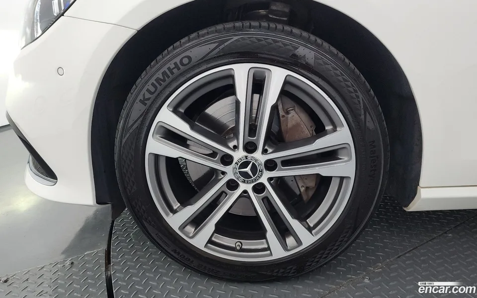 Mercedes-Benz E-Class E350 4MATIC 2022 — thumbnail 2