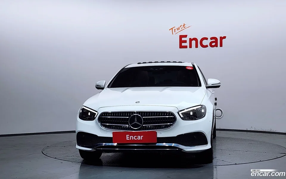 Mercedes-Benz E-Class E350 4MATIC 2022 — thumbnail 3