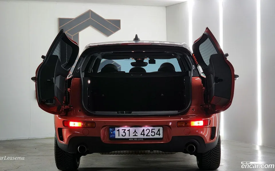 MINI Cooper S Clubman 2023 — миниатюра 5
