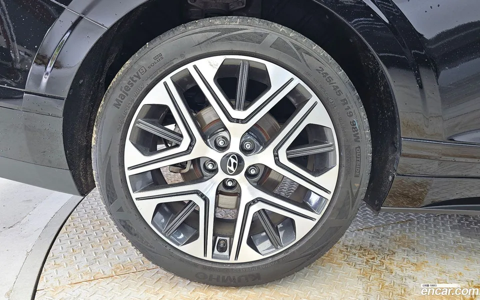 Hyundai Grandeur 2.5 2WD 2023 — thumbnail 5