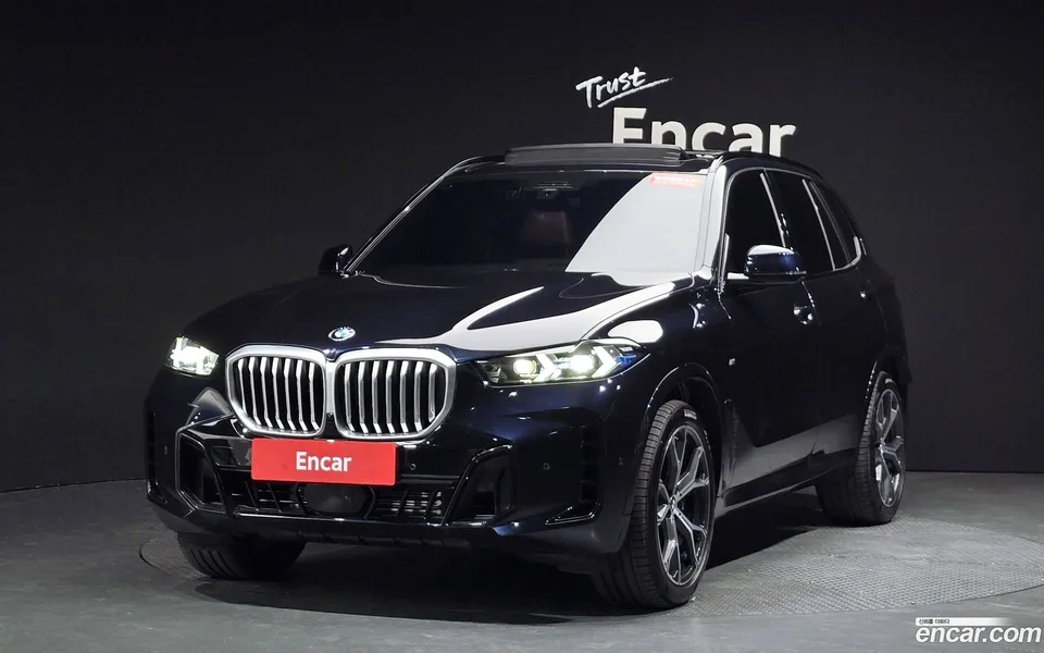 BMW X5 xDrive 40i M 2025 — photo 1, buy with delivery to Moscow