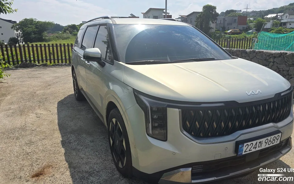 Kia Carnival HEV 9 2025 — фото 1, купить с доставкой в Москву