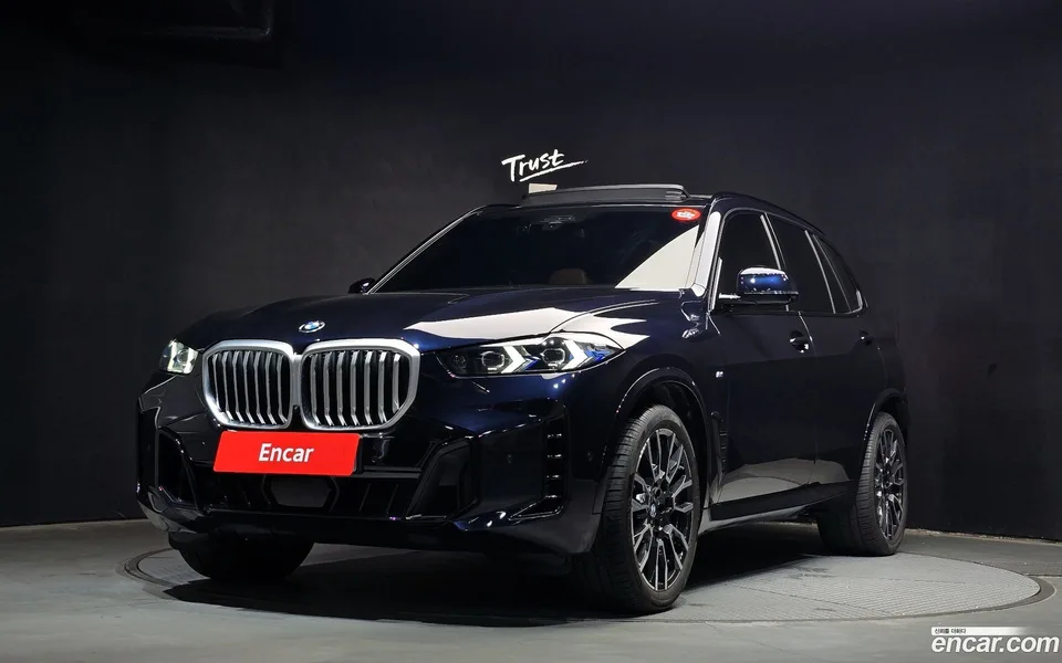 BMW X5 xDrive 40i M 2025 — photo 1, buy with delivery to Moscow