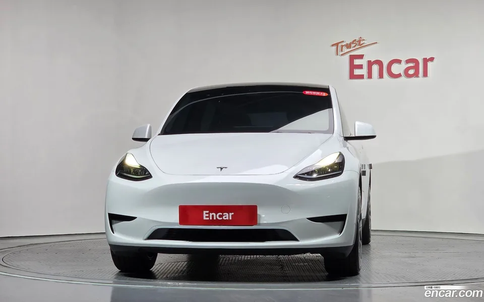 Tesla Model Y RWD 2024 — thumbnail 3