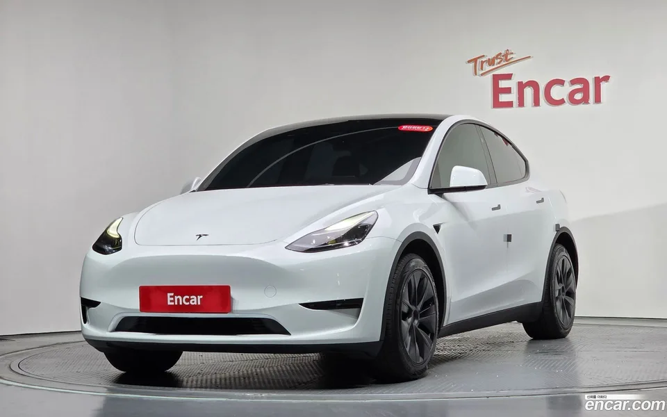 Tesla Model Y RWD 2024 — photo 1, buy with delivery to Moscow