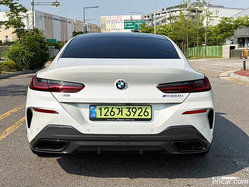 BMW 8 Series M850i xDrive 2026 — thumbnail 4