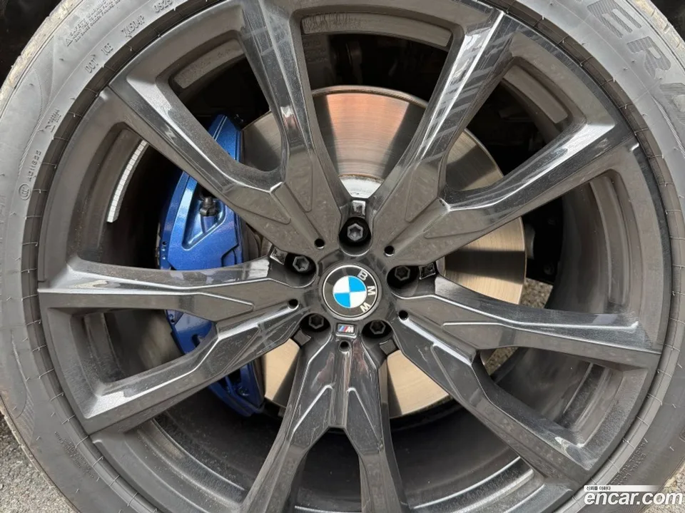 BMW X7 M60i xDrive M 6 2025 — миниатюра 2