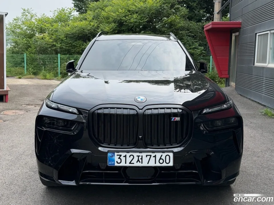 BMW X7 M60i xDrive M 6 2025 — миниатюра 3