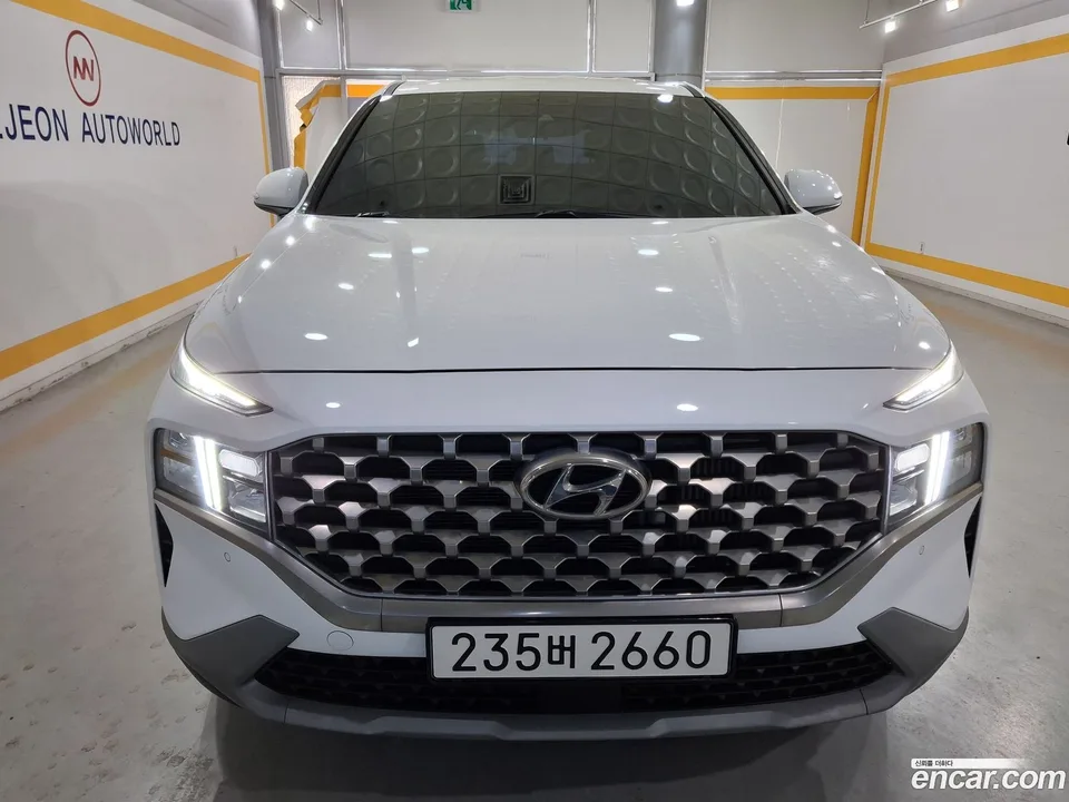 Hyundai SantaFe 2.5T 2WD 2023 — фото 1, купить с доставкой в Москву