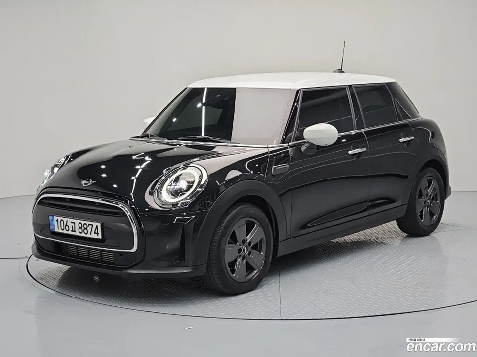 MINI Cooper 5 2023 — photo 1, buy with delivery to Moscow