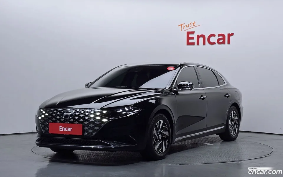 Hyundai Grandeur IG Hybrid 2022 — photo 1, buy with delivery to Moscow