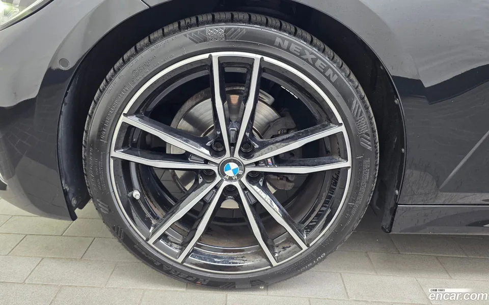 BMW 3 Series 320i M 2022 — миниатюра 5