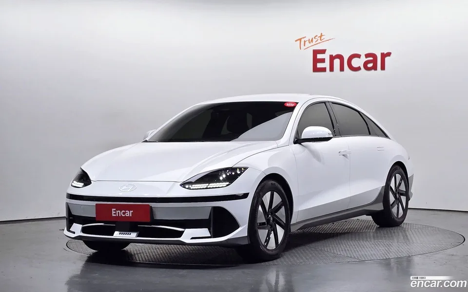 Hyundai Ioniq 6 2023 — фото 1, купить с доставкой в Москву