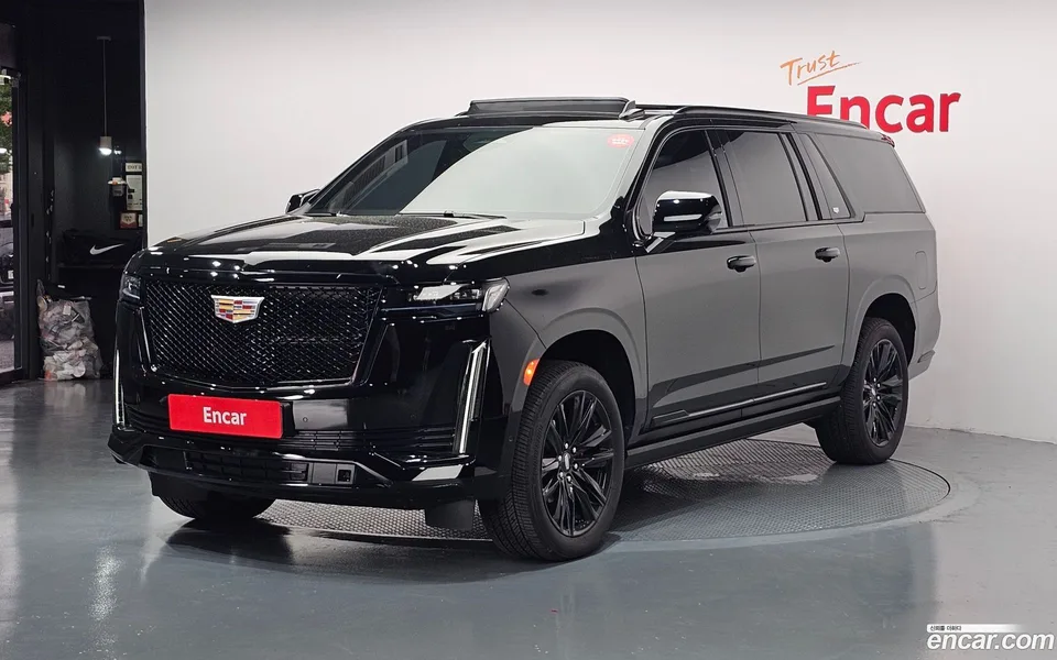Cadillac Escalade 6.2 ESV 2022 — photo 1, buy with delivery to Moscow