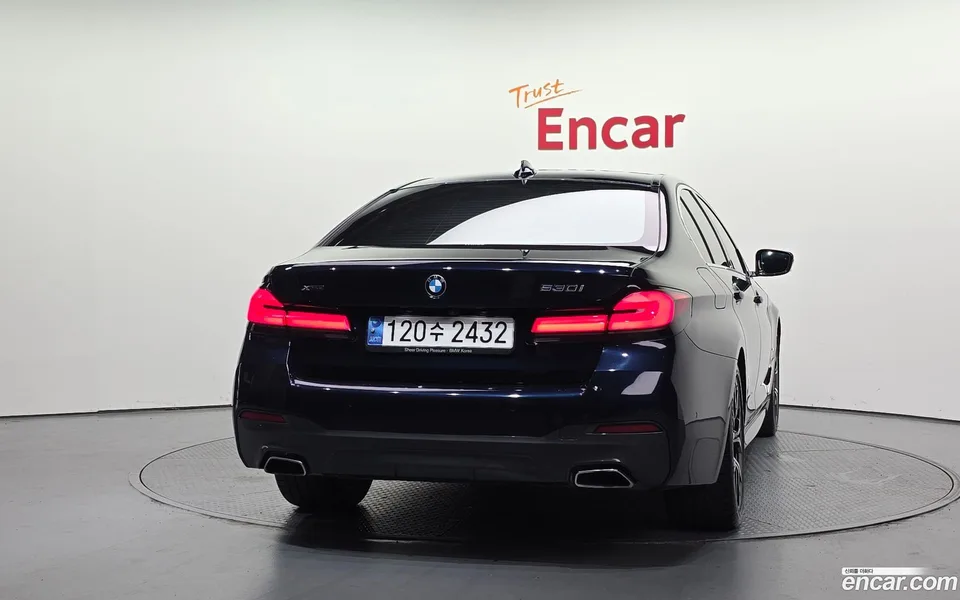 BMW 5 Series 530i xDrive M 2023 — thumbnail 4