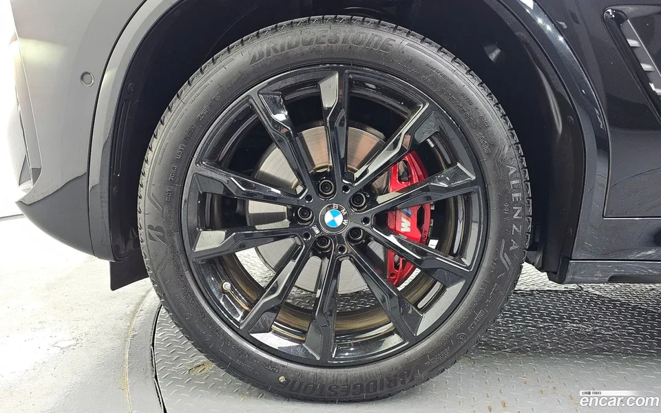 BMW X4 xDrive20i M 2025 — thumbnail 2