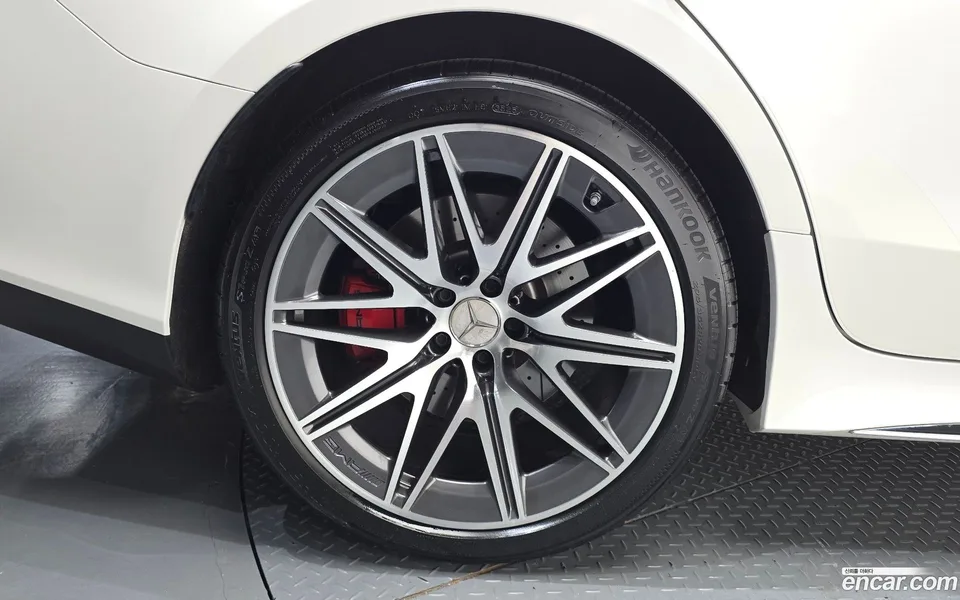 Mercedes-Benz AMG GT 4 43 4MATIC+ 2024 — миниатюра 2