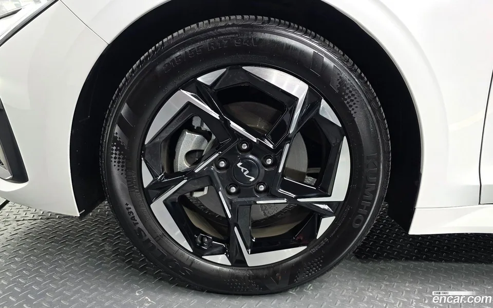 Kia K5 2.0 2024 — thumbnail 2