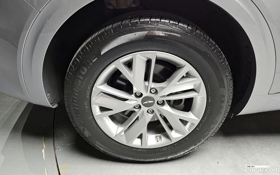 Genesis GV70 2.5T AWD 2023 — thumbnail 2