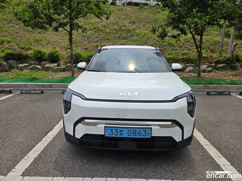 Kia EV3 2WD 2024 — photo 1, buy with delivery to Moscow