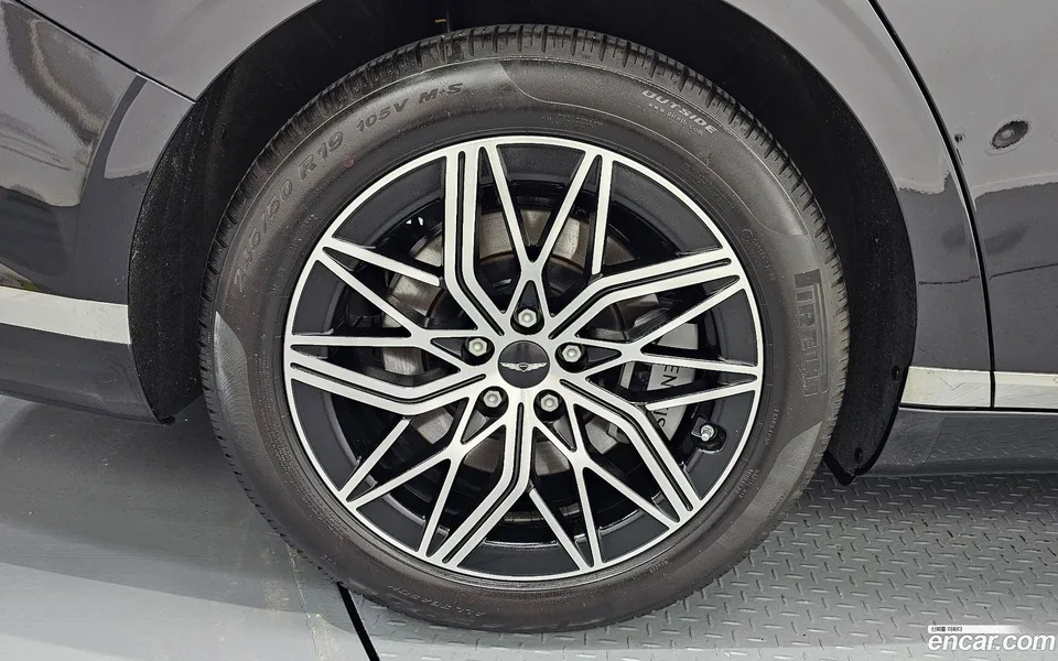Genesis G90 3.5 AWD 2023 — thumbnail 5