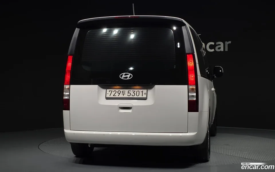 Hyundai Staria 11 2024 — thumbnail 4