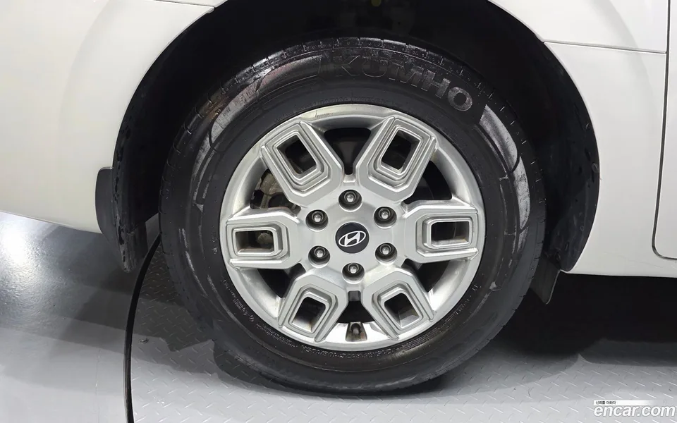Hyundai Staria 11 2024 — thumbnail 5