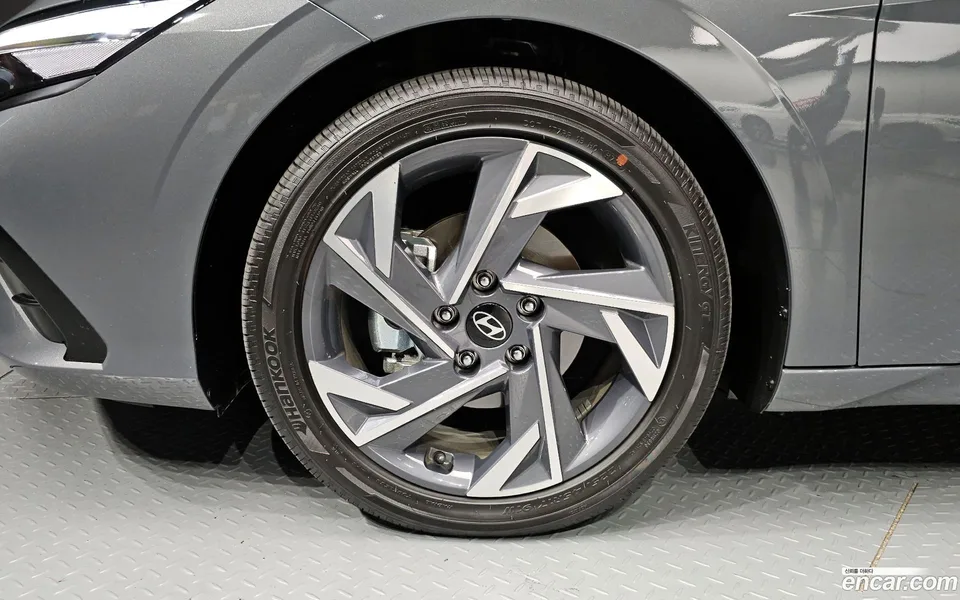 Hyundai Avante CN7 1.6 2025 — thumbnail 2