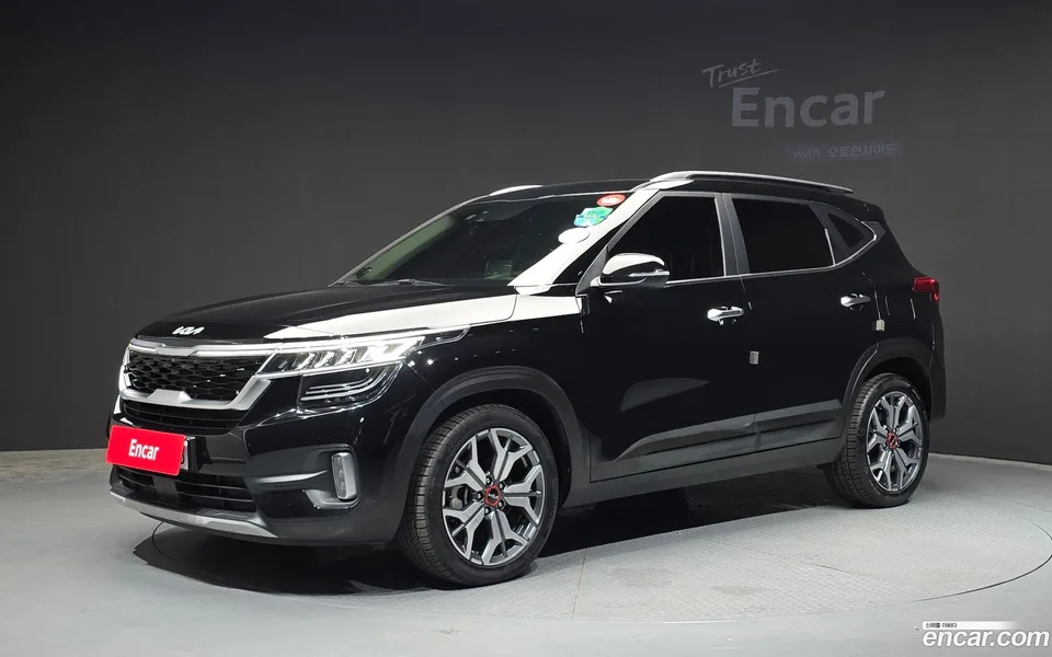 Kia Seltos 1.6 2WD 2022 — photo 1, buy with delivery to Moscow