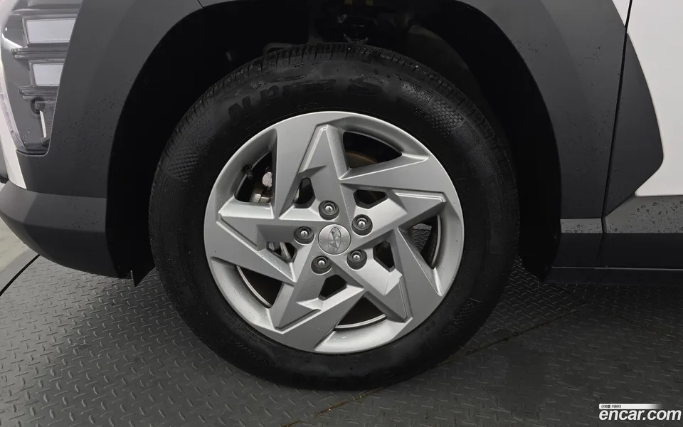 Hyundai Kona 1.6 2WD 2023 — thumbnail 5