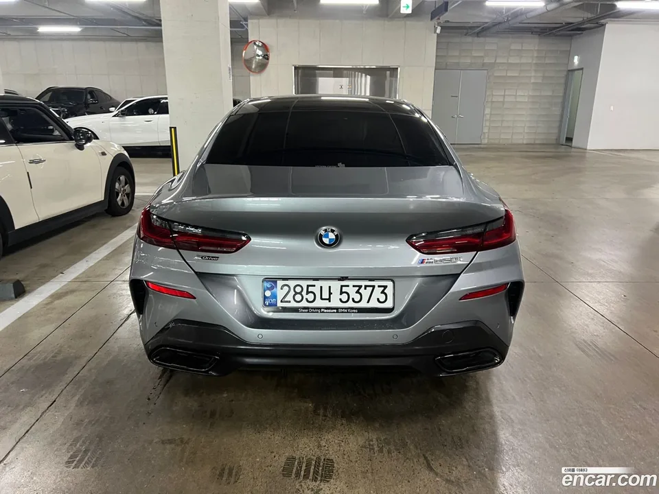 BMW 8 Series M850i xDrive 2025 — thumbnail 4