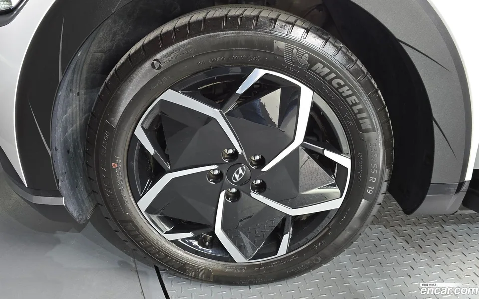 Hyundai Ioniq 5 2024 — thumbnail 2