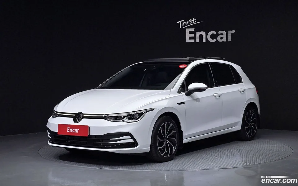 Volkswagen Golf 2.0 TDI 2024 — фото 1, купить с доставкой в Москву