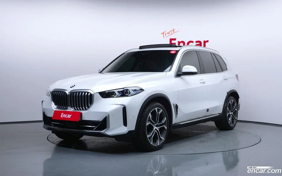 BMW X5 xDrive 40i xLine 2025 — photo 1, buy with delivery to Moscow